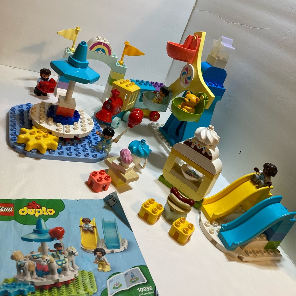 LEGO DUPLO 10956 incomplete amusement park building set